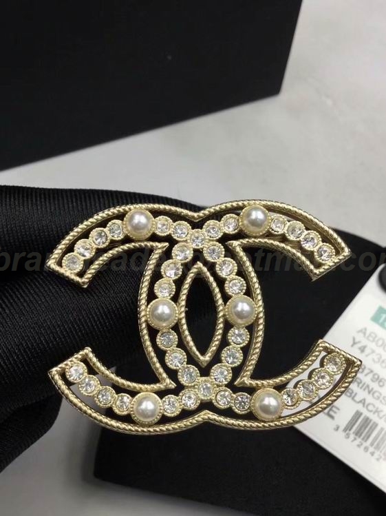 Chanel Brooch 393